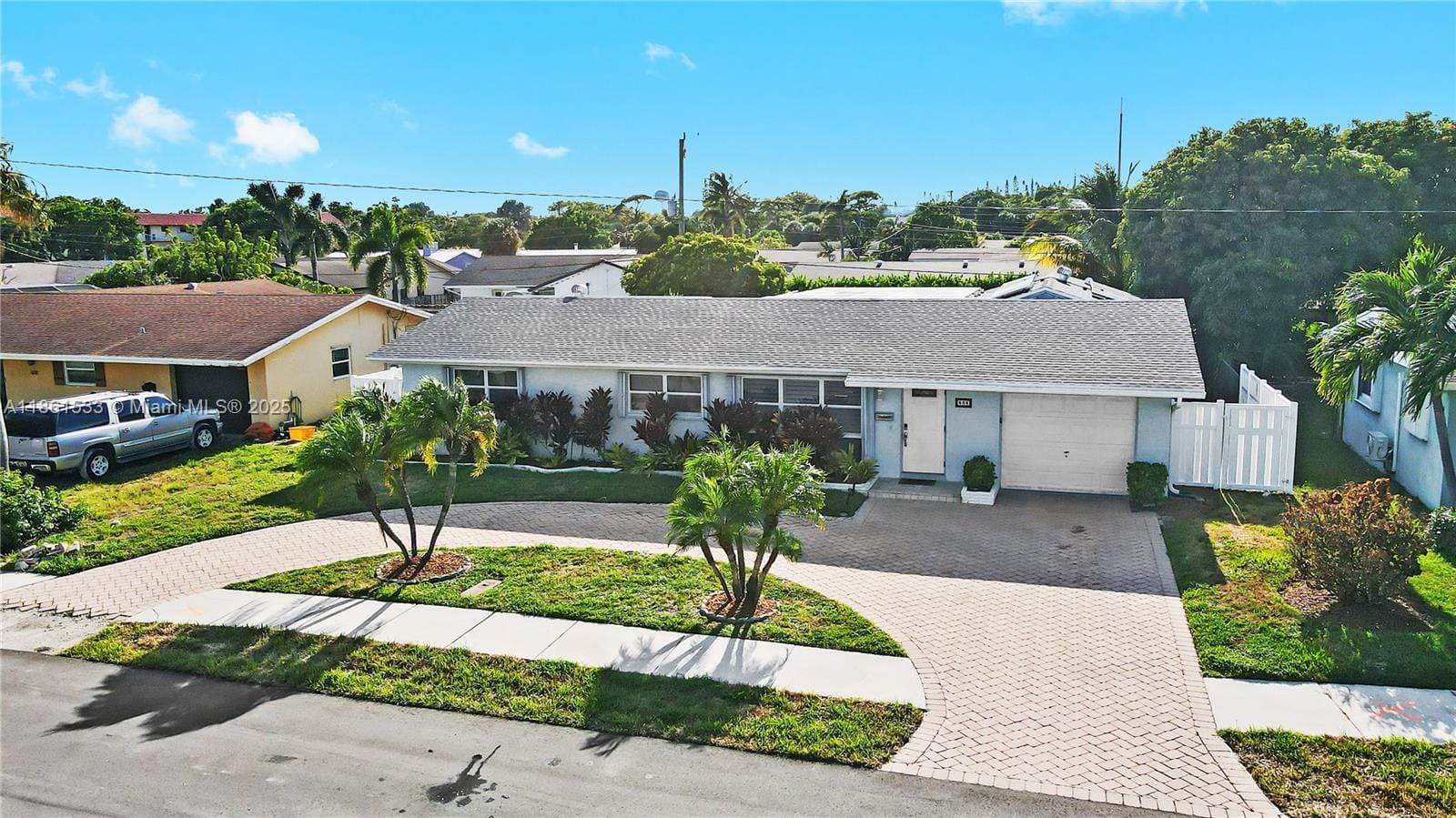 605 SE 8th Avenue, Deerfield Beach, FL 33441 photo 2