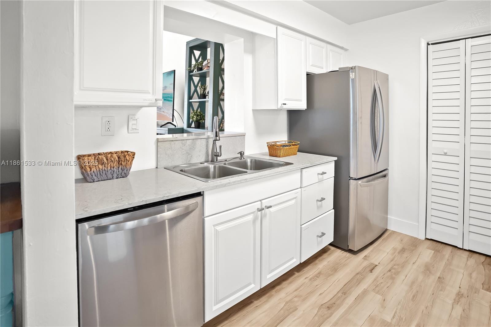 605 SE 8th Avenue, Deerfield Beach, FL 33441 photo 13