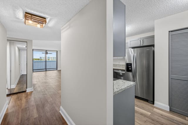 117 Lake Emerald Drive 208, Oakland Park, FL 33309