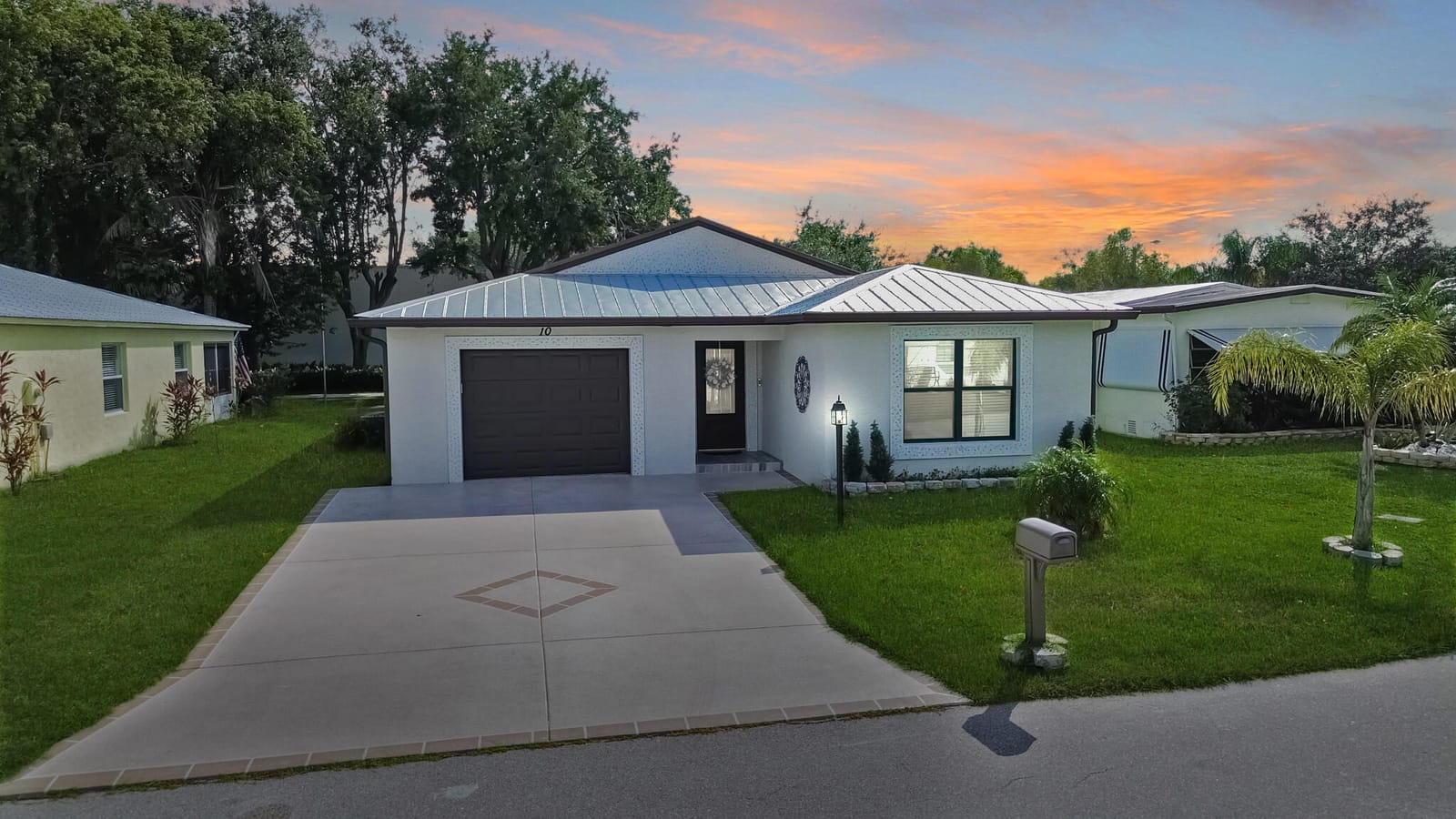 10 Santa Maria Court, Port St. Lucie, FL 34952