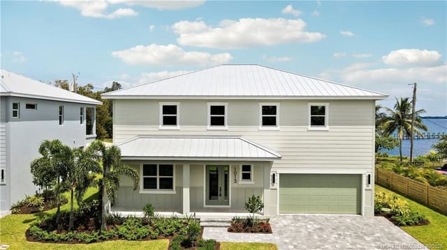 1013 NE Orange Avenue, Jensen Beach, FL 34957