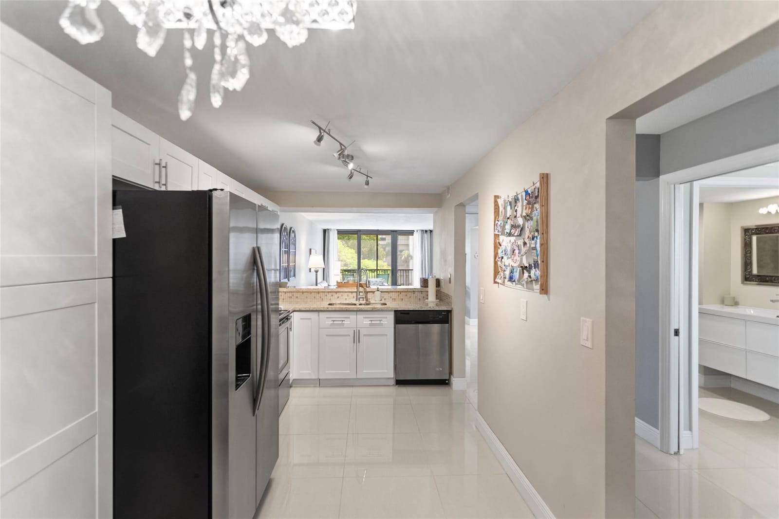 16 Royal Palm Way 302 — photo 6