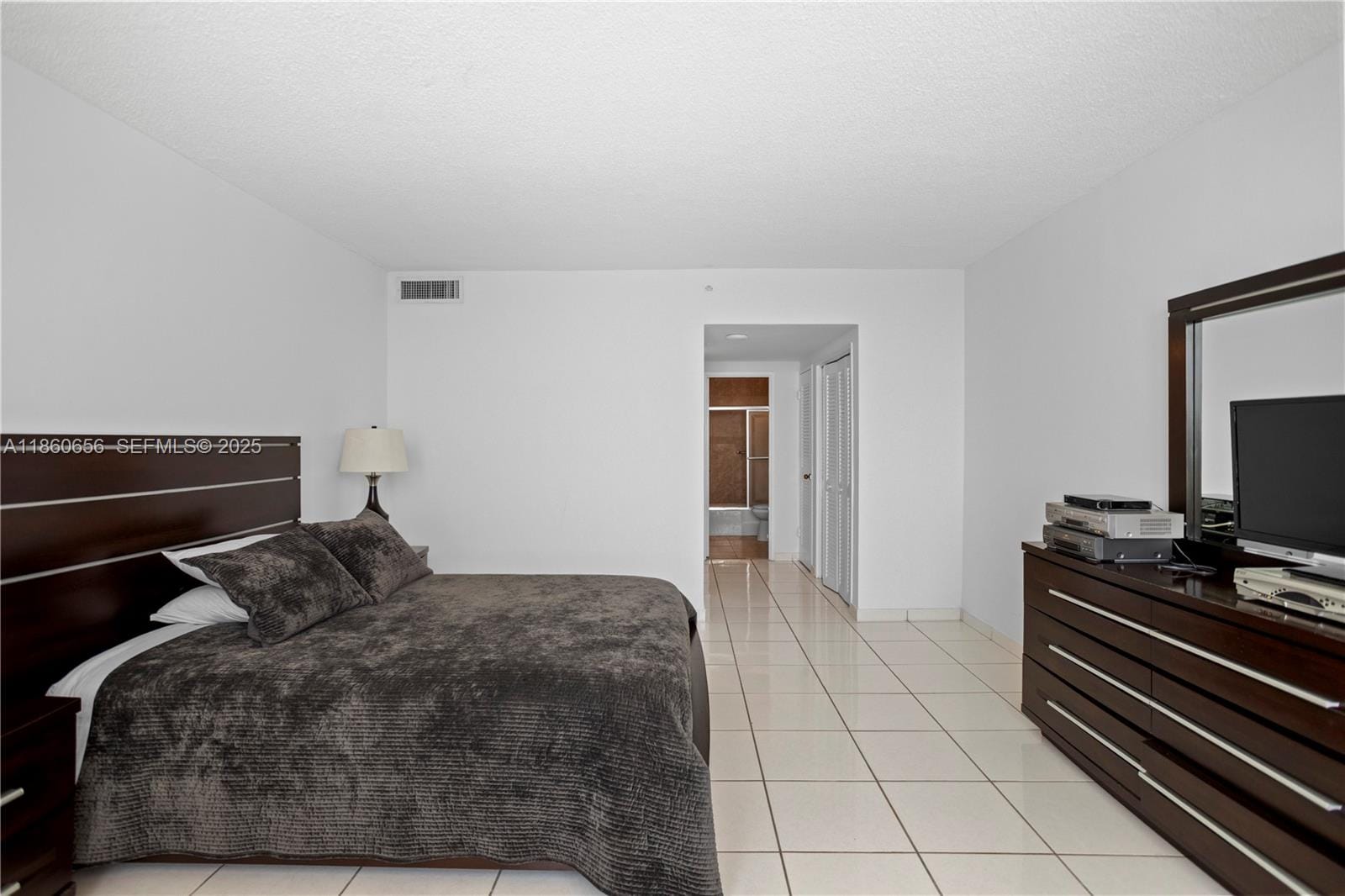 5601 Collins Avenue 1510, Miami Beach, FL 33140 photo 23