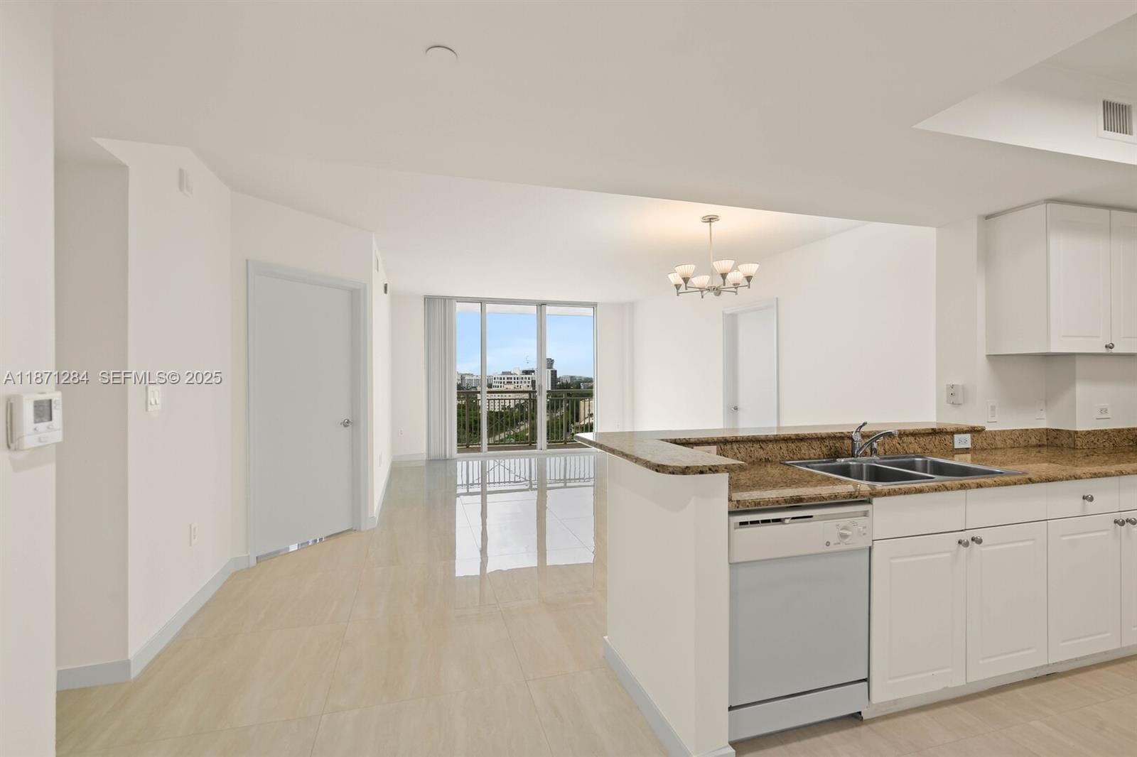 19501 W Country Club Drive 1410, Aventura, FL 33180