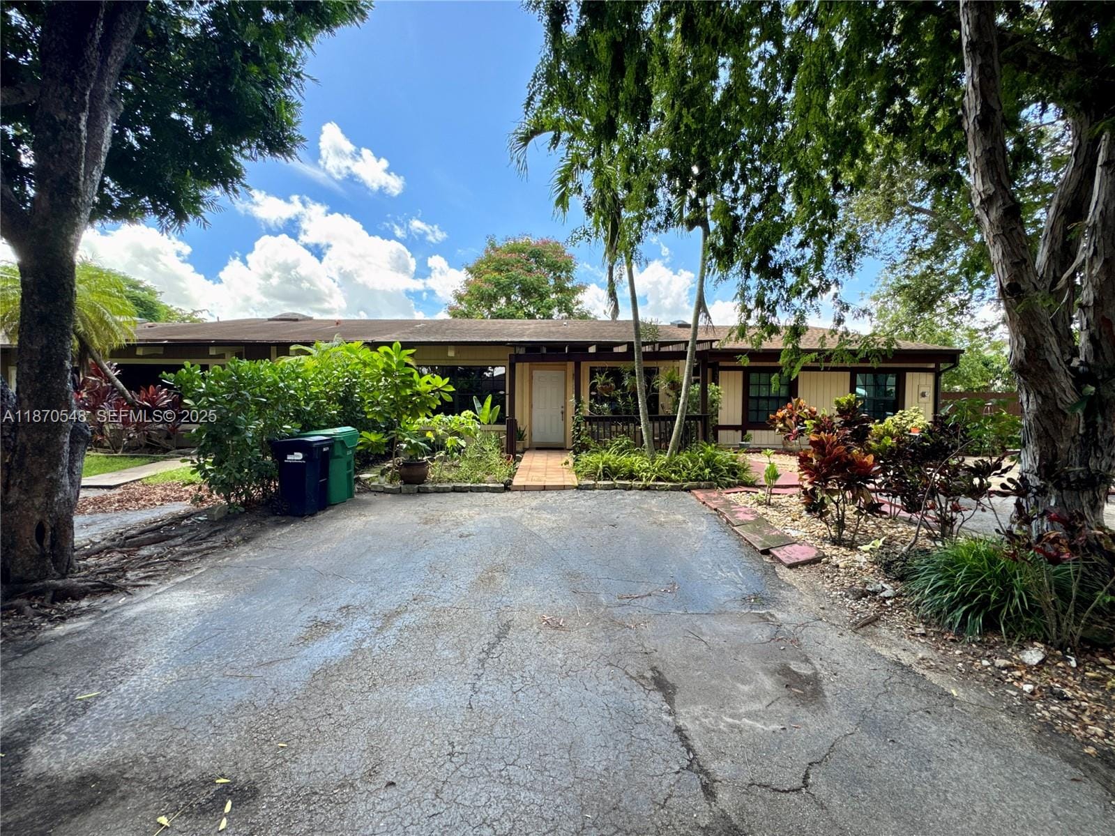 13527 SW 101st Lane, Miami, FL 33186