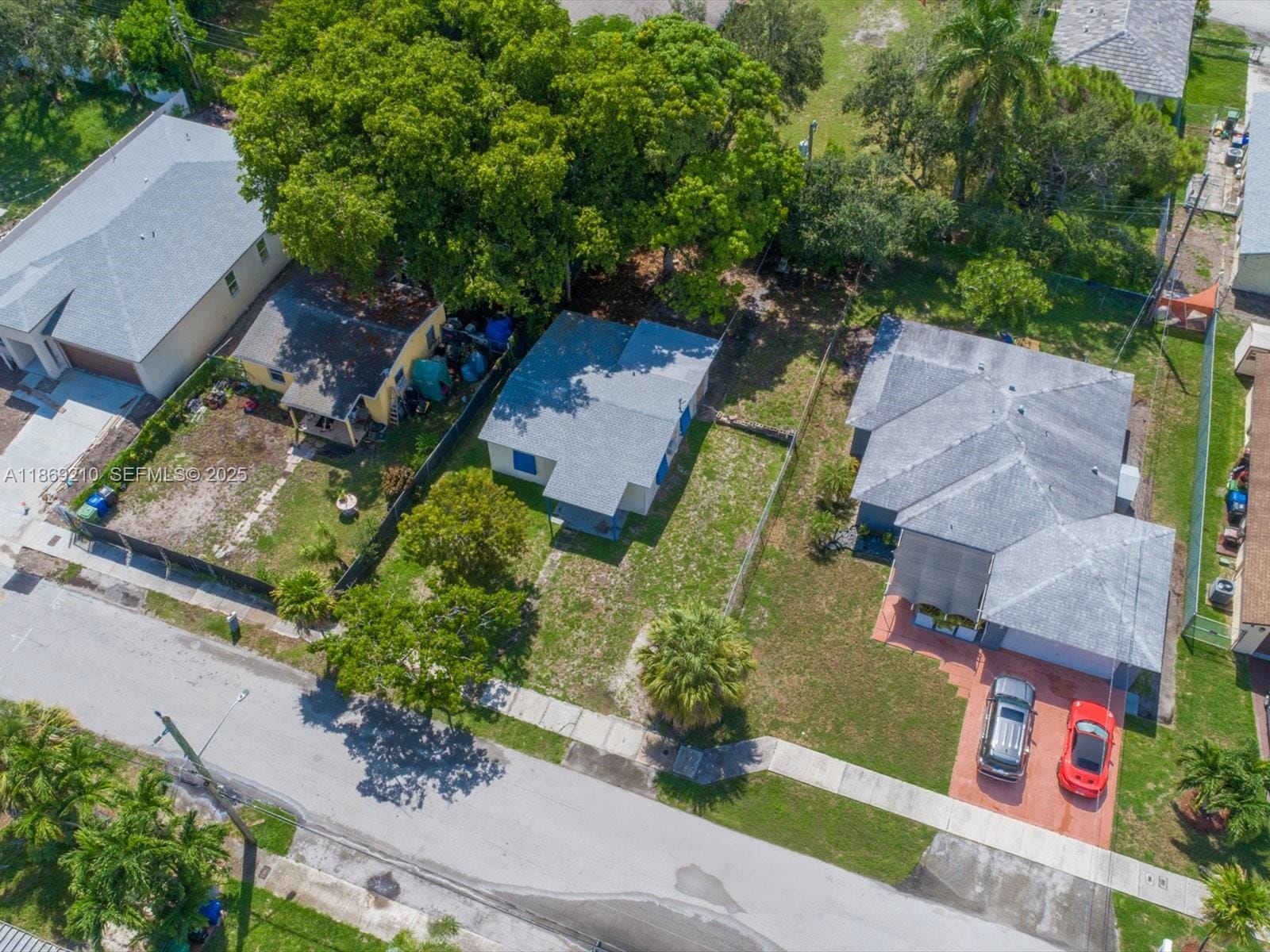 429 NW 14th Terrace, Fort Lauderdale, FL 33311 photo 2