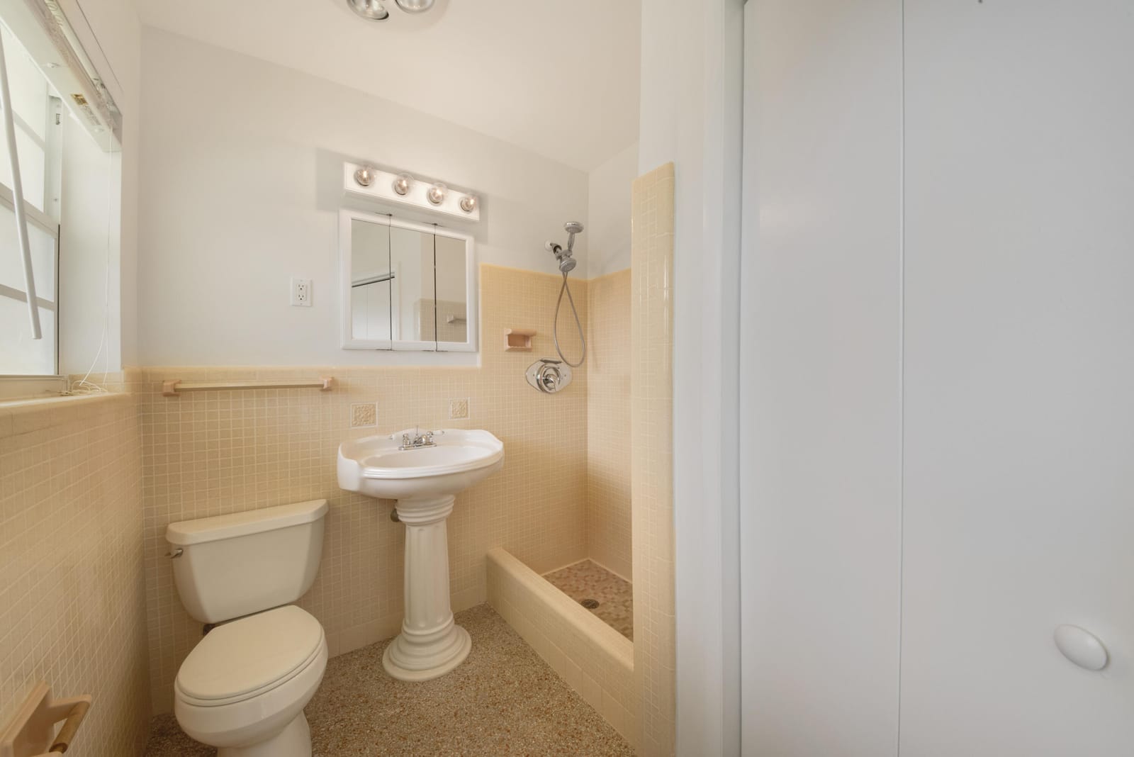 2022 Collier Avenue, Lake Worth, FL 33461 photo 11