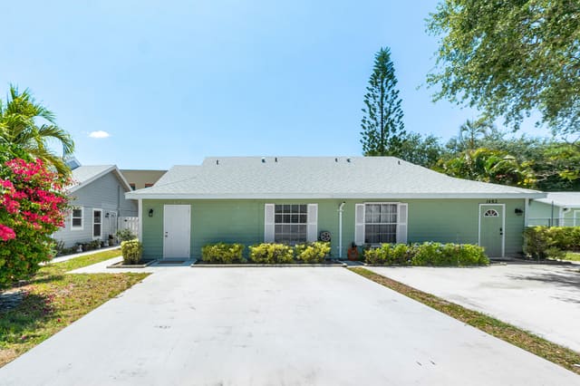 1478 Royal Forest Court, sold in Royal Forest, West Palm Beach, FL