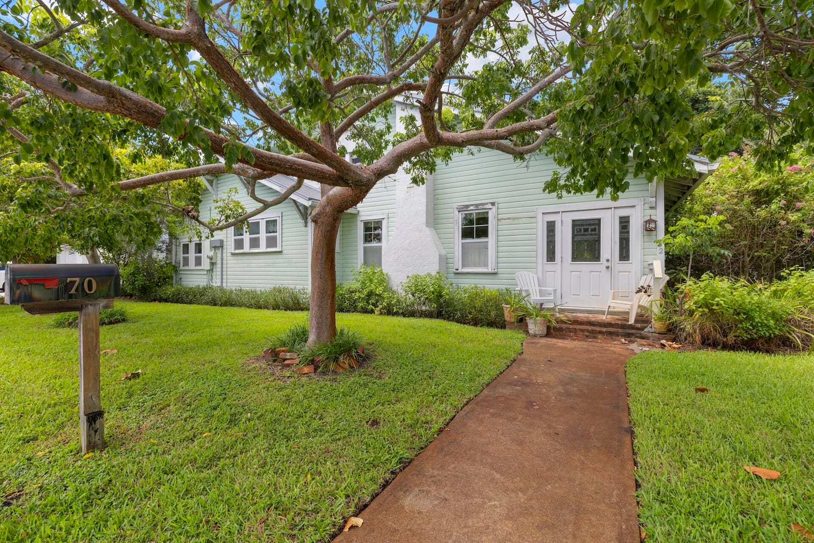702 N Swinton Avenue — photo 3