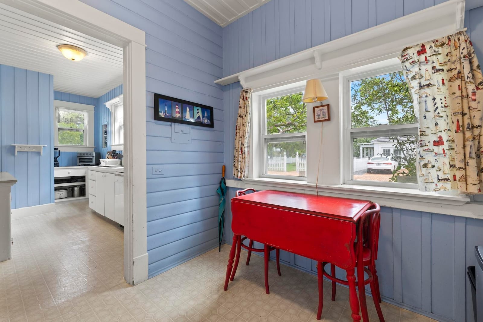 702 N Swinton Avenue — photo 10