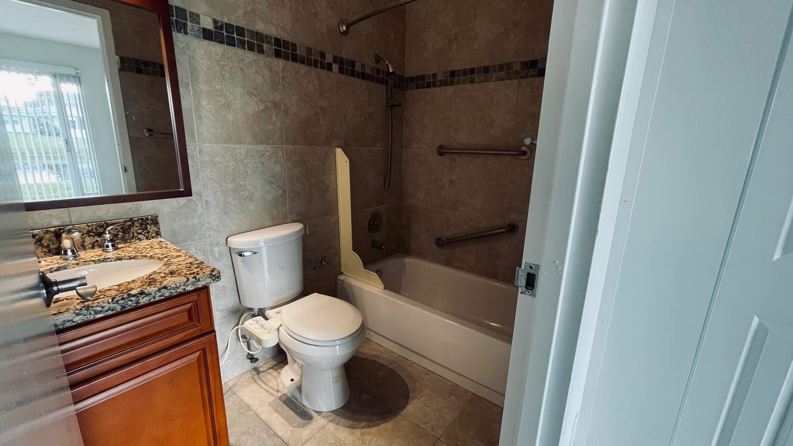 166 Valencia G — photo 11