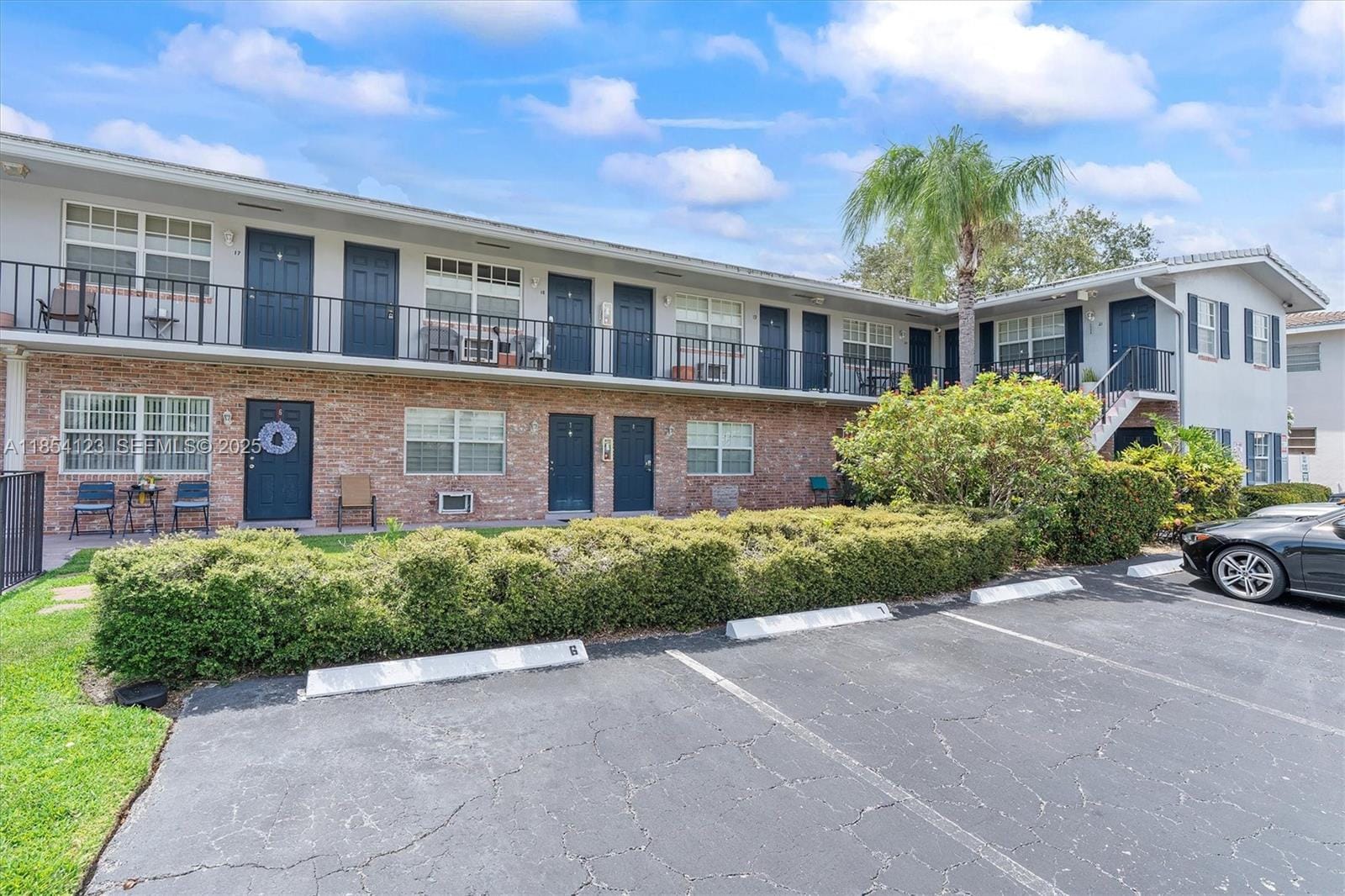 2701 Middle River Drive 10, Fort Lauderdale, FL 33306