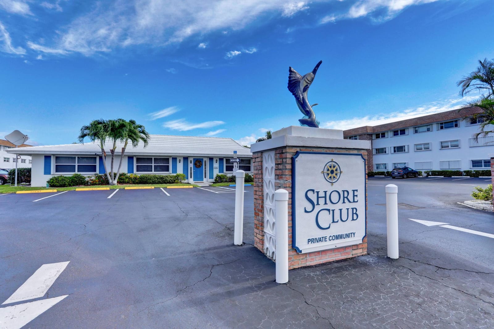 111 Shore Court 306 — photo 4