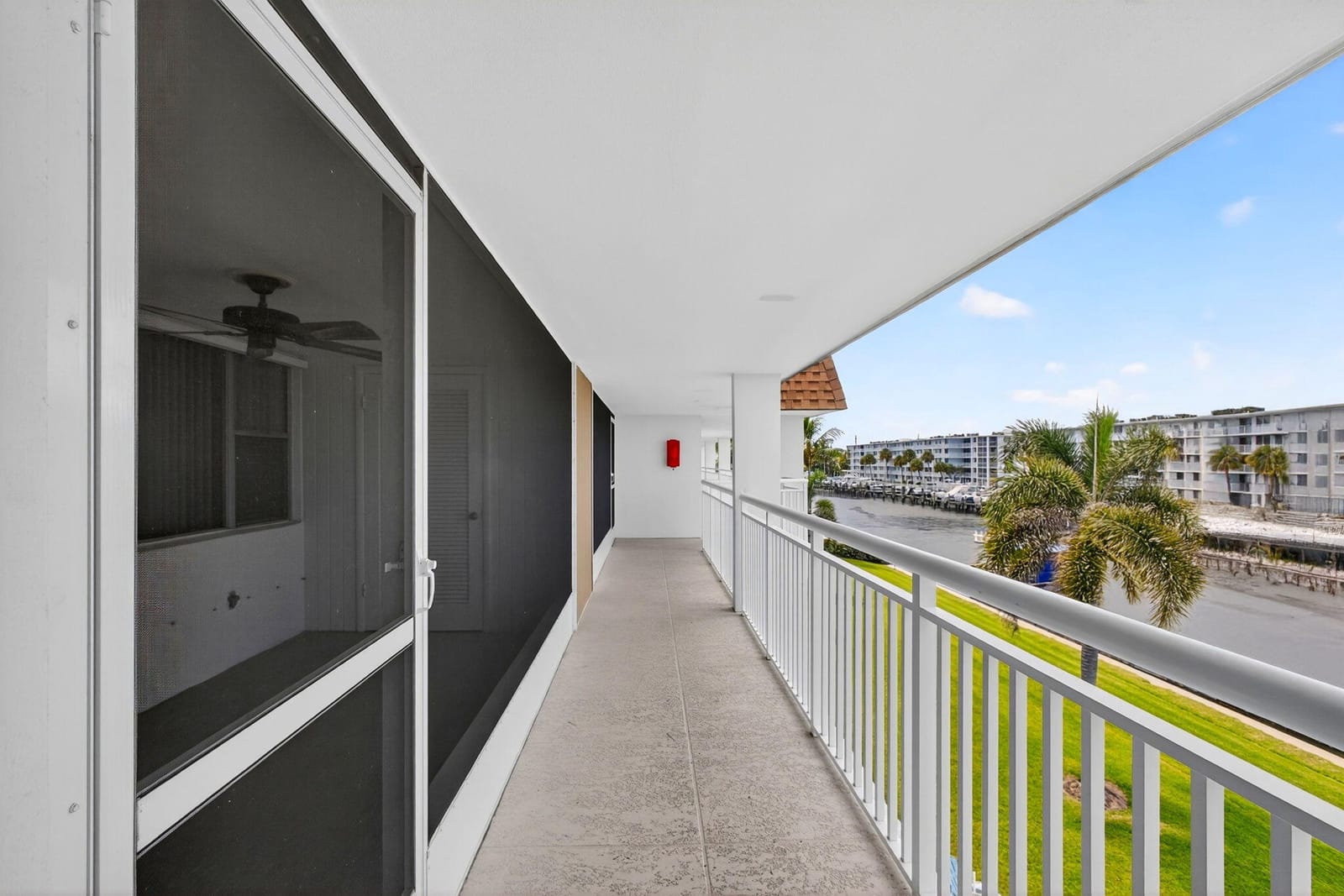 111 Shore Court 306 — photo 9