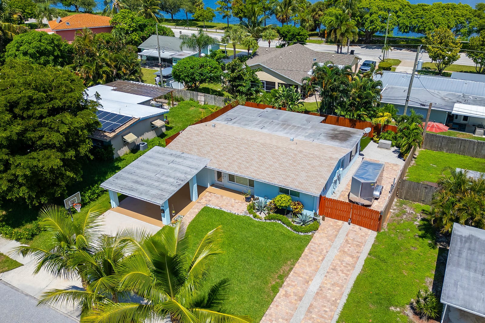 1344 Crest Drive — photo 4