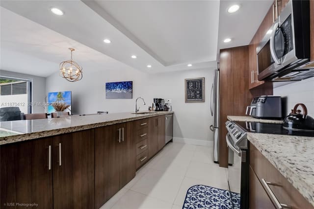 13350 SW 88th Terrace E, Miami, FL 33186