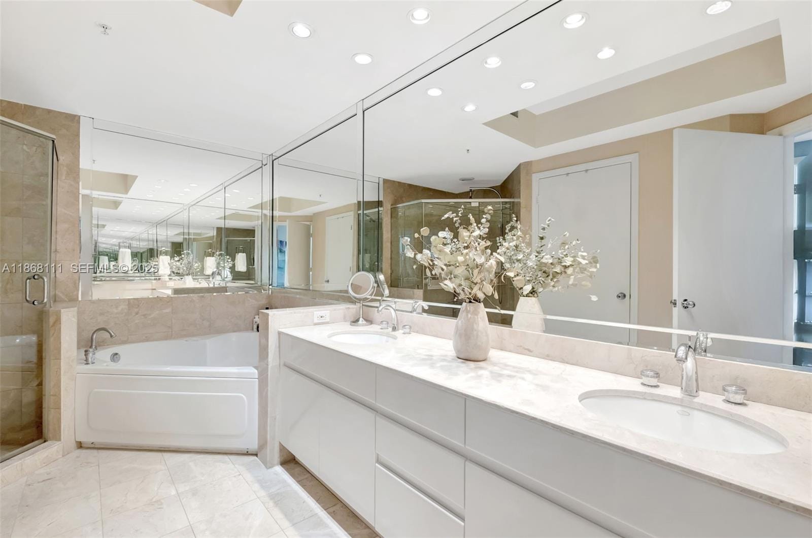 848 Brickell Key Drive 2605, Miami, FL 33131 photo 17