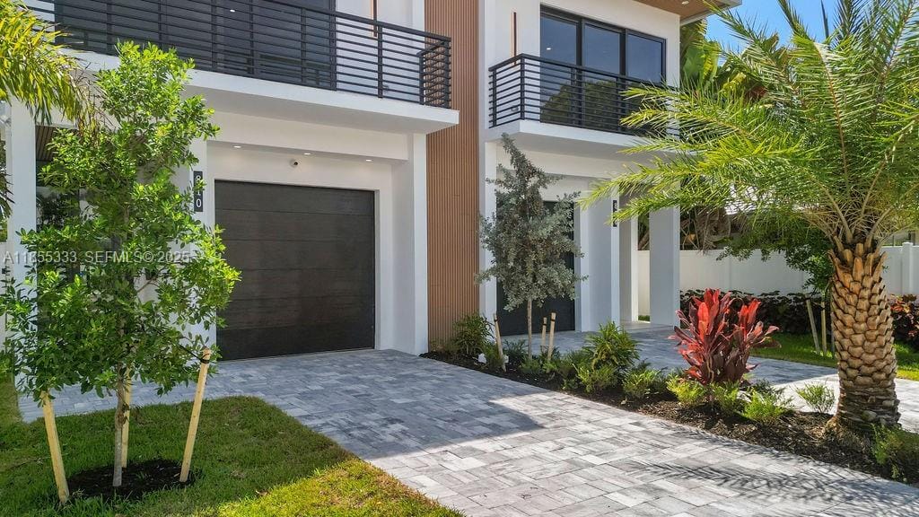 808 NE 17th Terrace, Fort Lauderdale, FL 33304