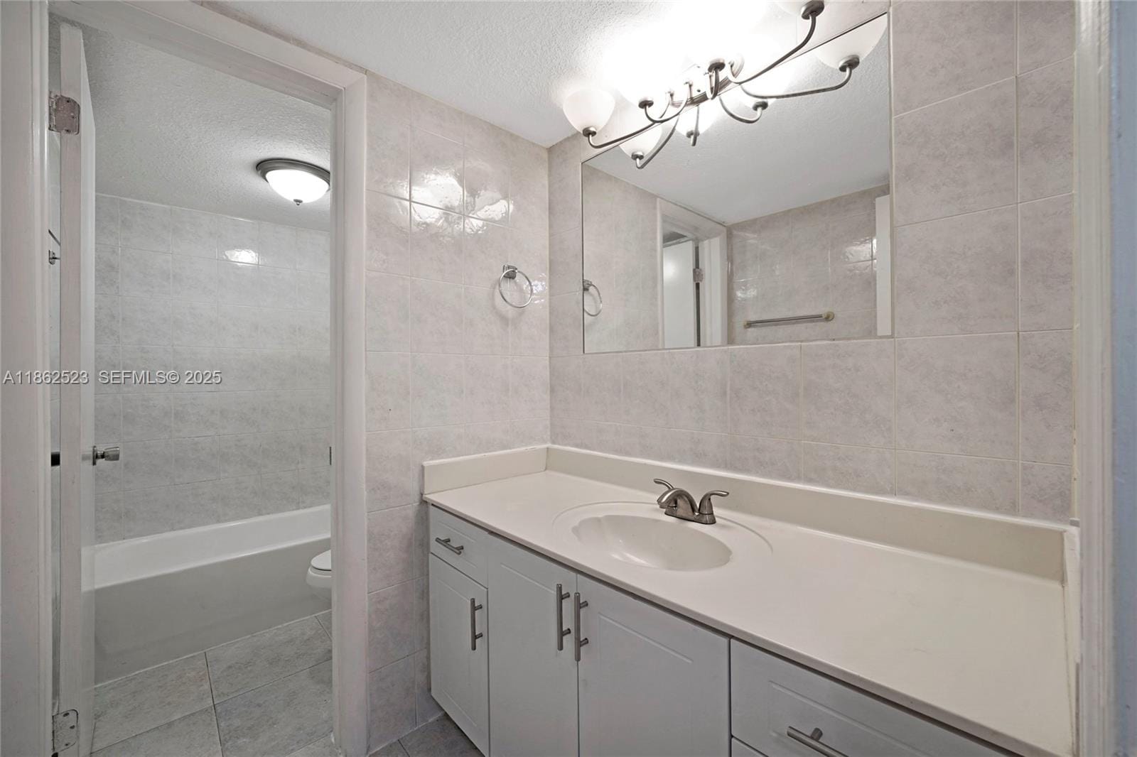 1810 W 56th Street 3204, Hialeah, FL 33012 photo 13