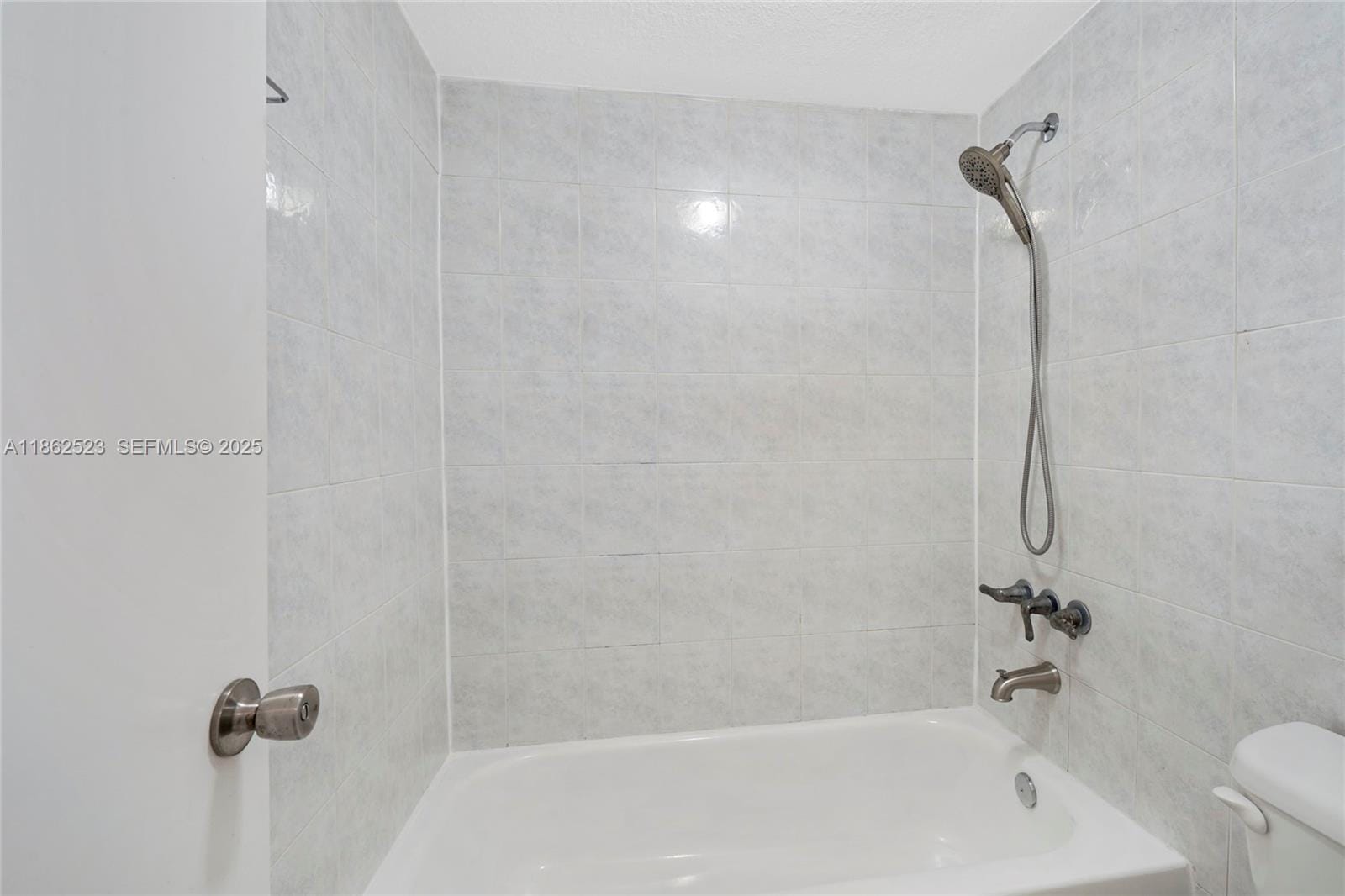 1810 W 56th Street 3204, Hialeah, FL 33012 photo 14