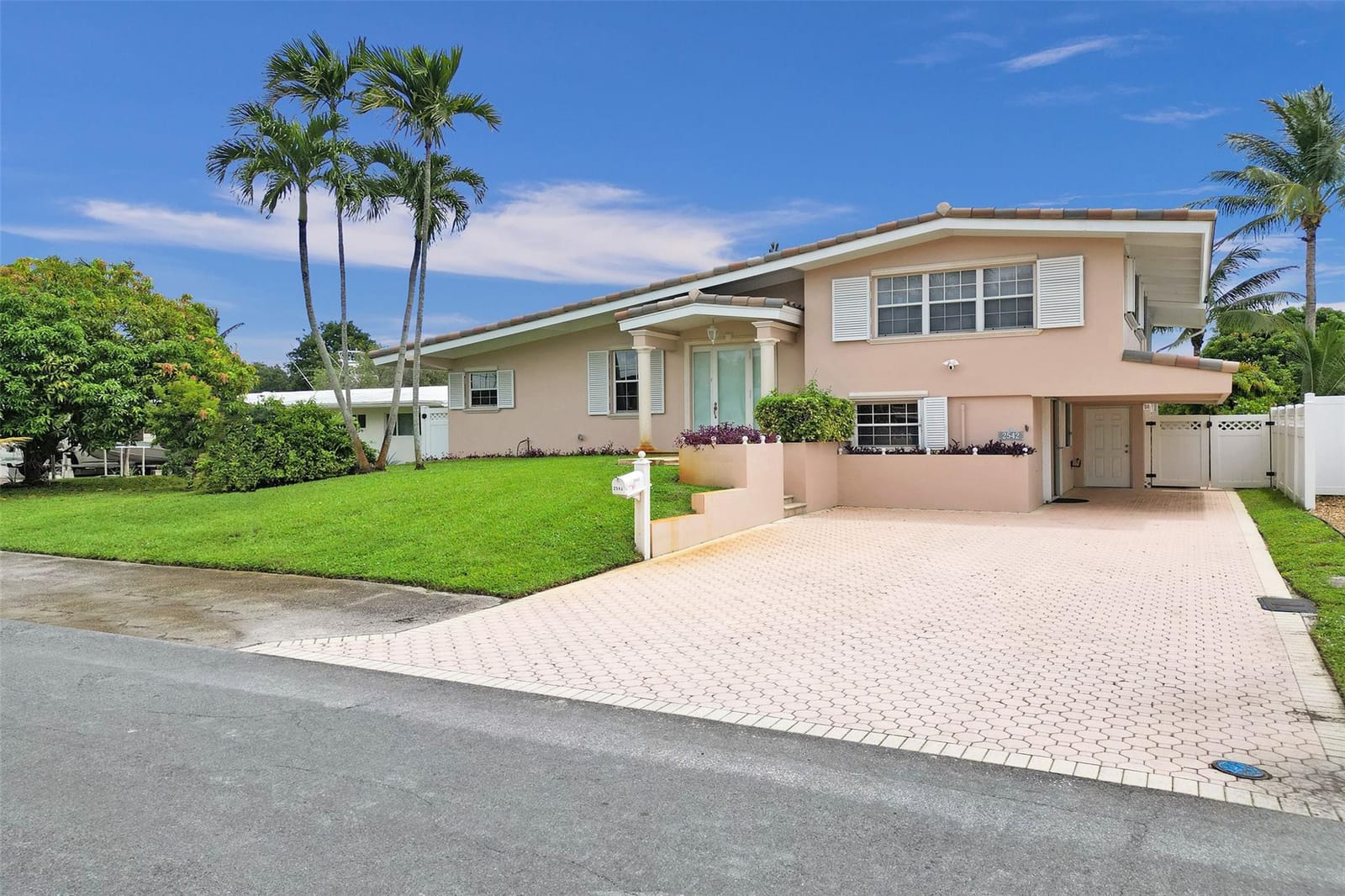 2542 Marathon Lane, Fort Lauderdale, FL 33312