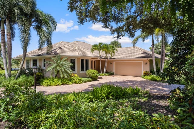 5665 SE Winged Foot Drive, sold in Mariner Sands, Stuart, FL