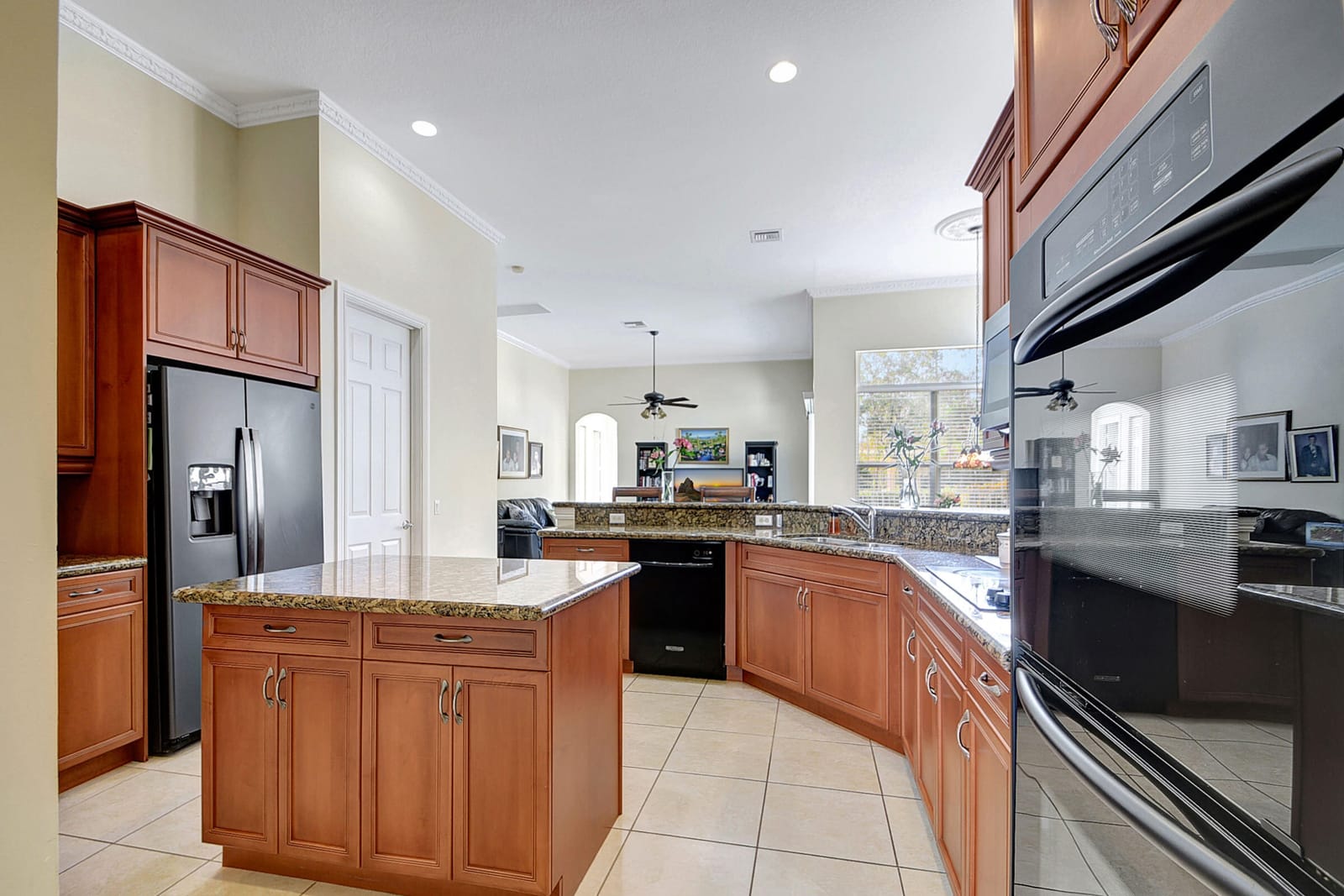 8123 Woodslanding Trail — photo 11