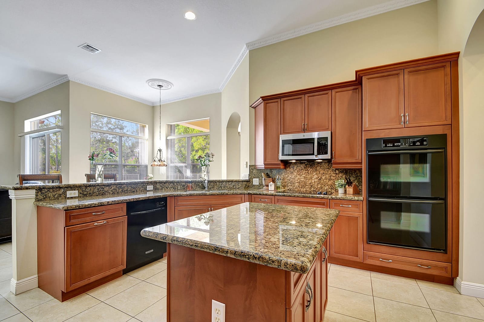 8123 Woodslanding Trail — photo 12