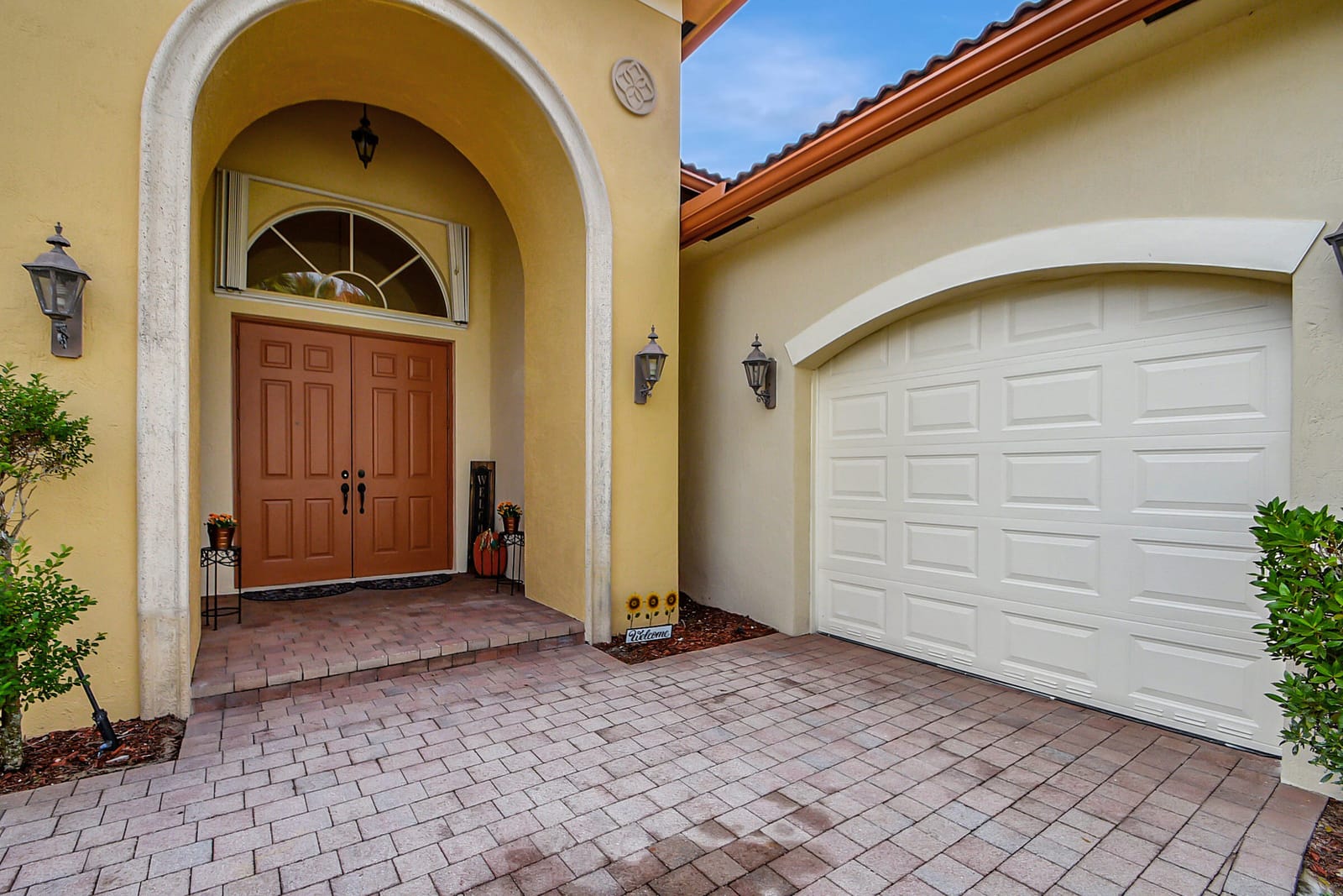 8123 Woodslanding Trail — photo 4