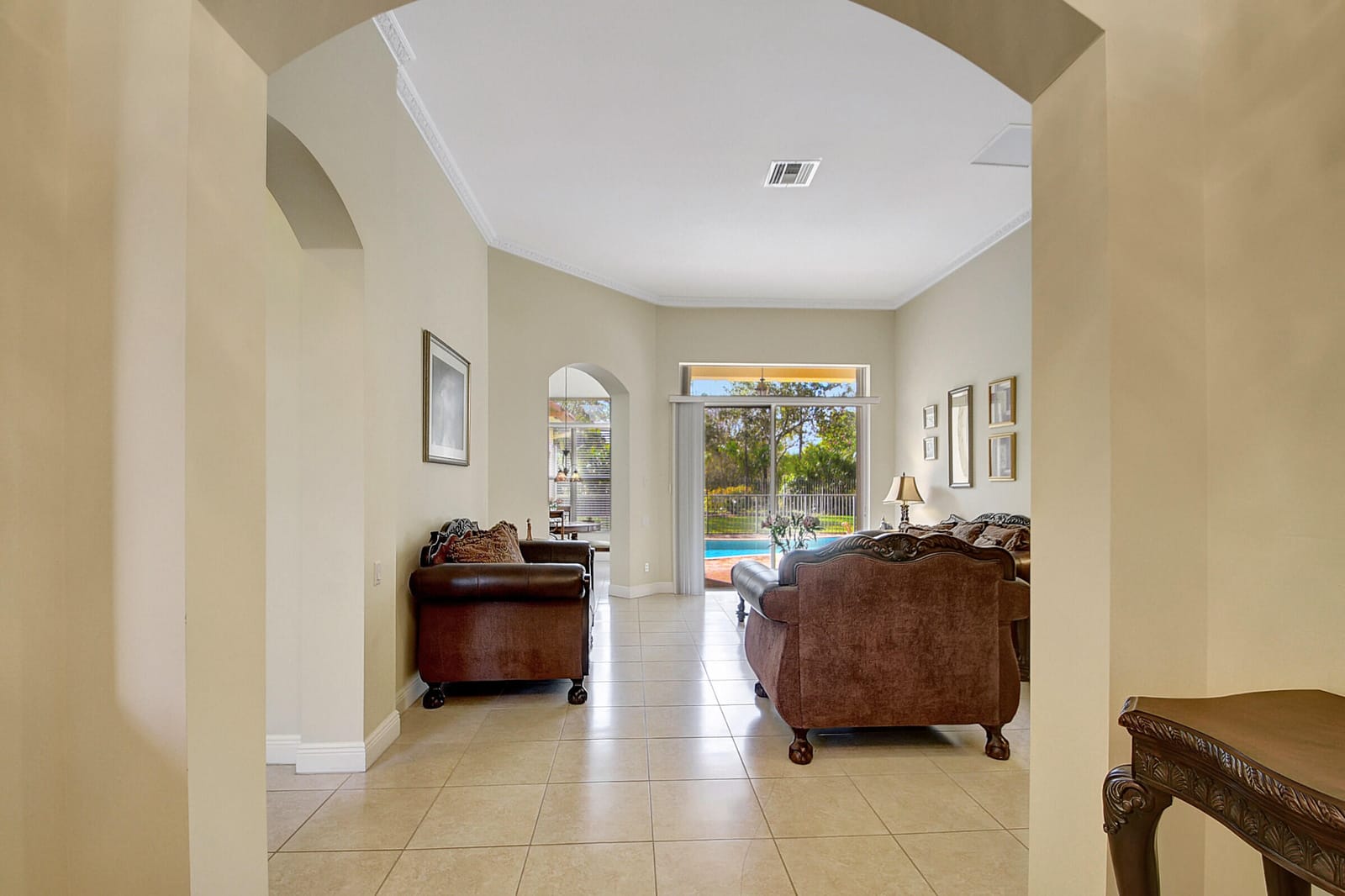 8123 Woodslanding Trail — photo 5