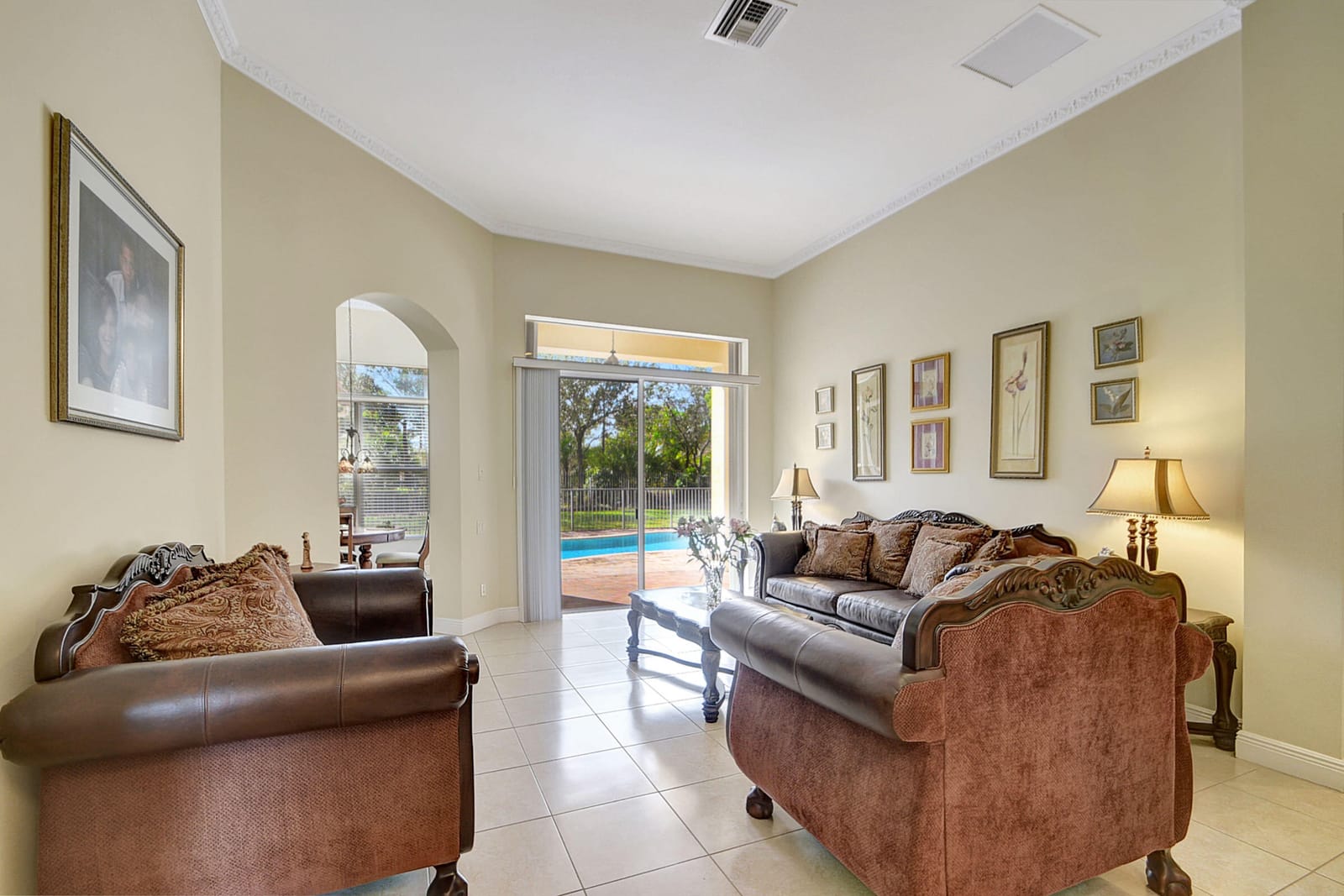 8123 Woodslanding Trail — photo 7