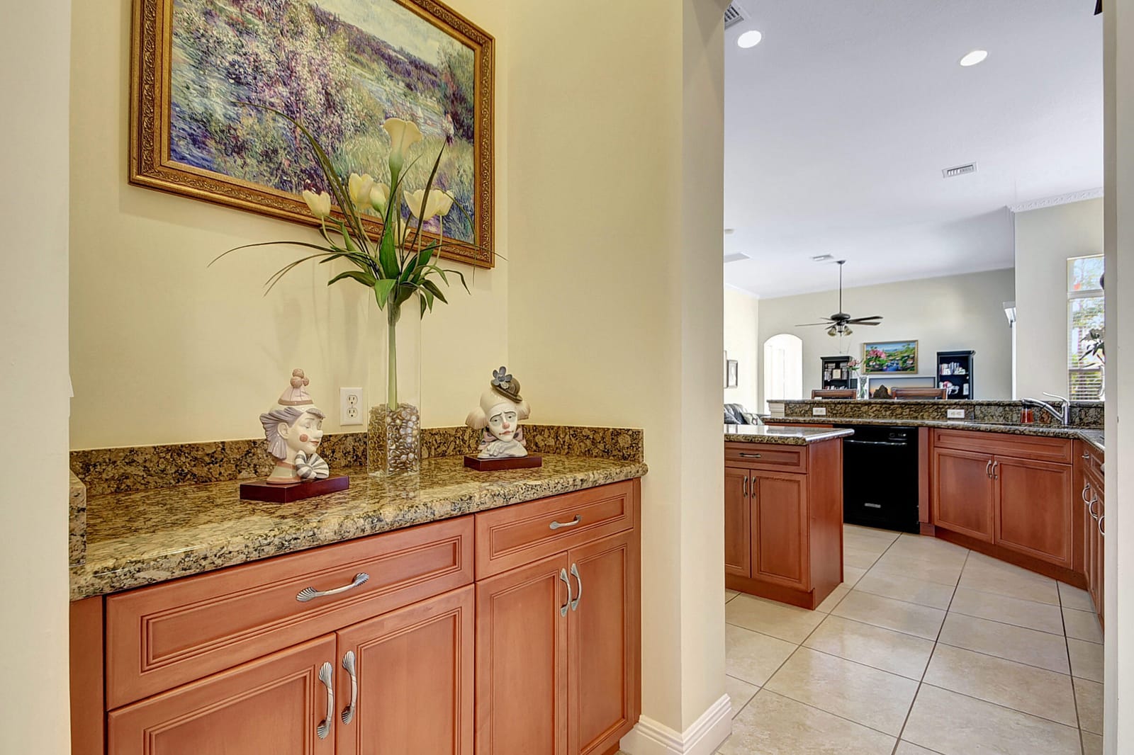 8123 Woodslanding Trail — photo 8