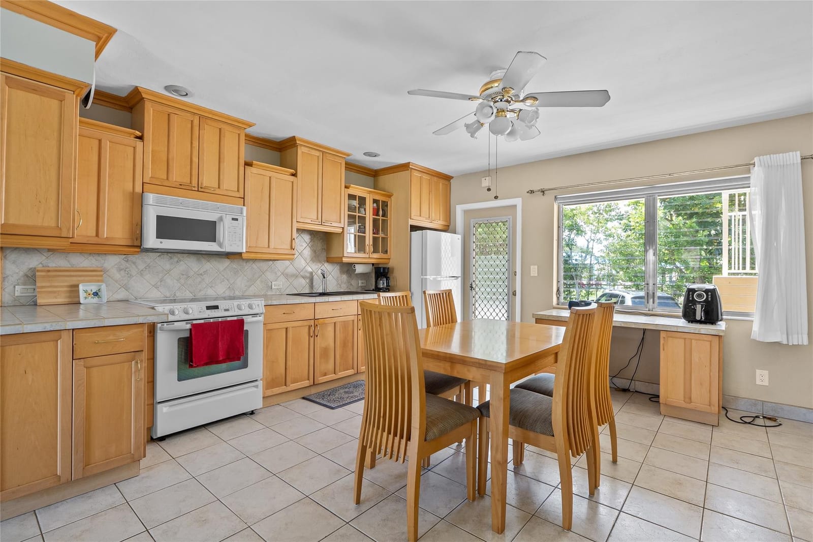 223 S Federal Highway 9, Dania Beach, FL 33004