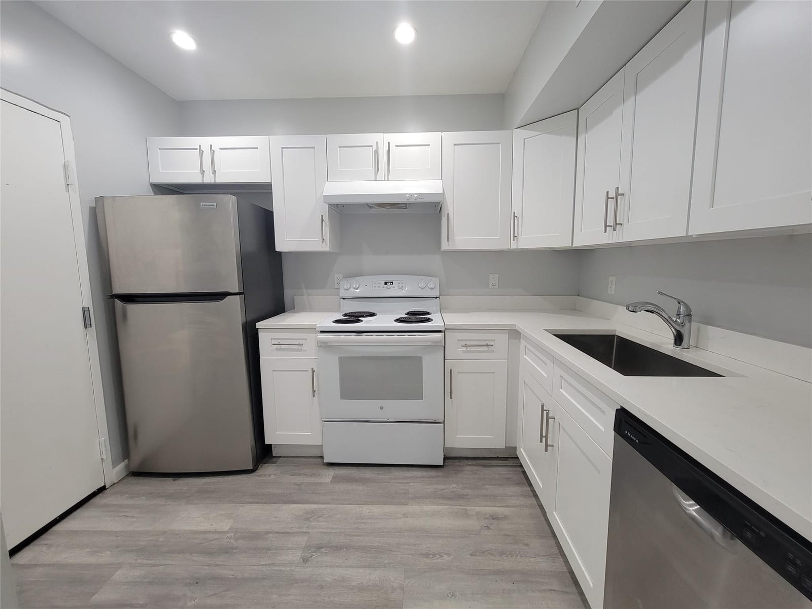 3700 NW 21st Street 414, Lauderdale Lakes, FL 33311