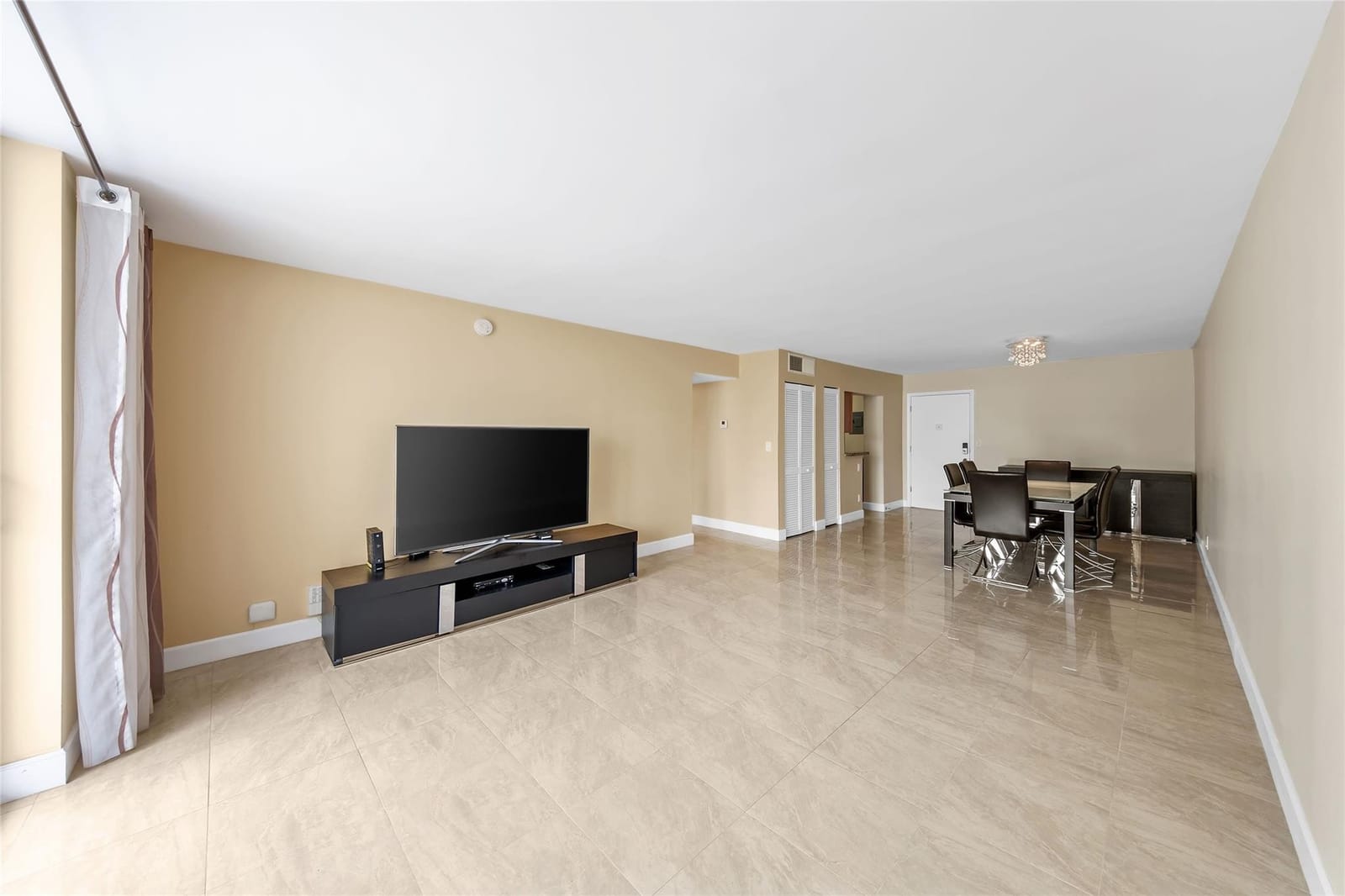 1849 S Ocean Drive 711 — photo 5