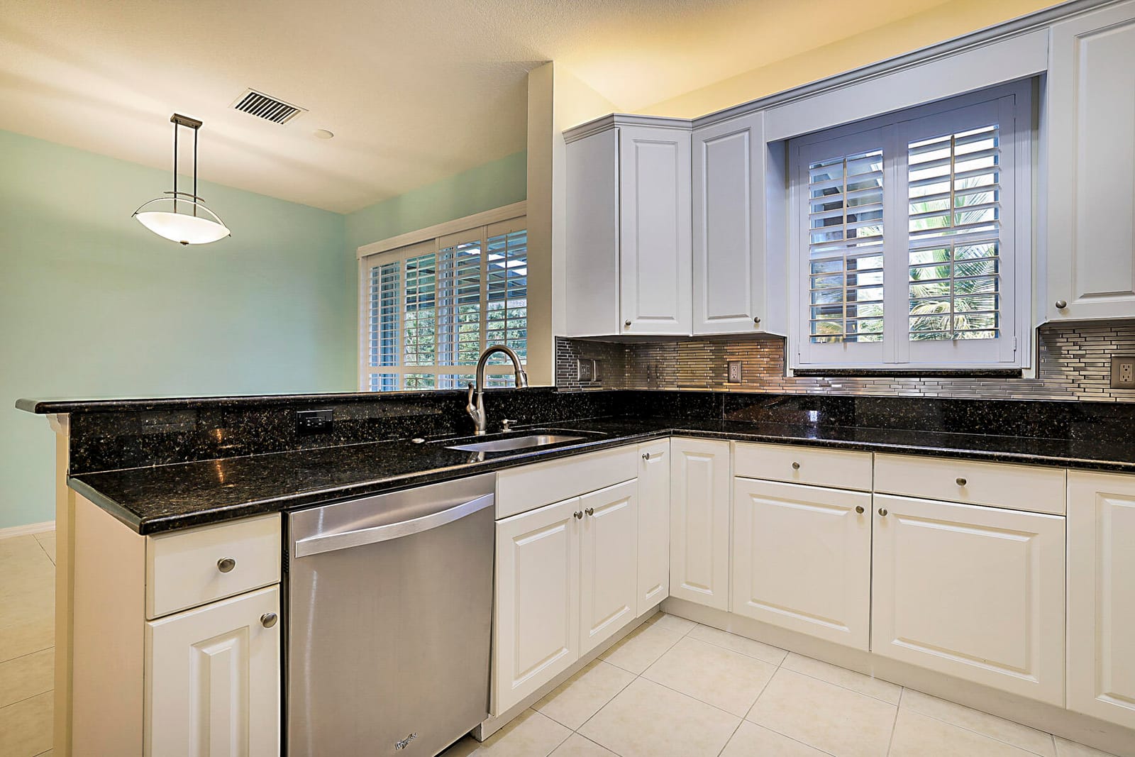 6135 Seminole Gardens Circle E, Riviera Beach, FL 33418 photo 12