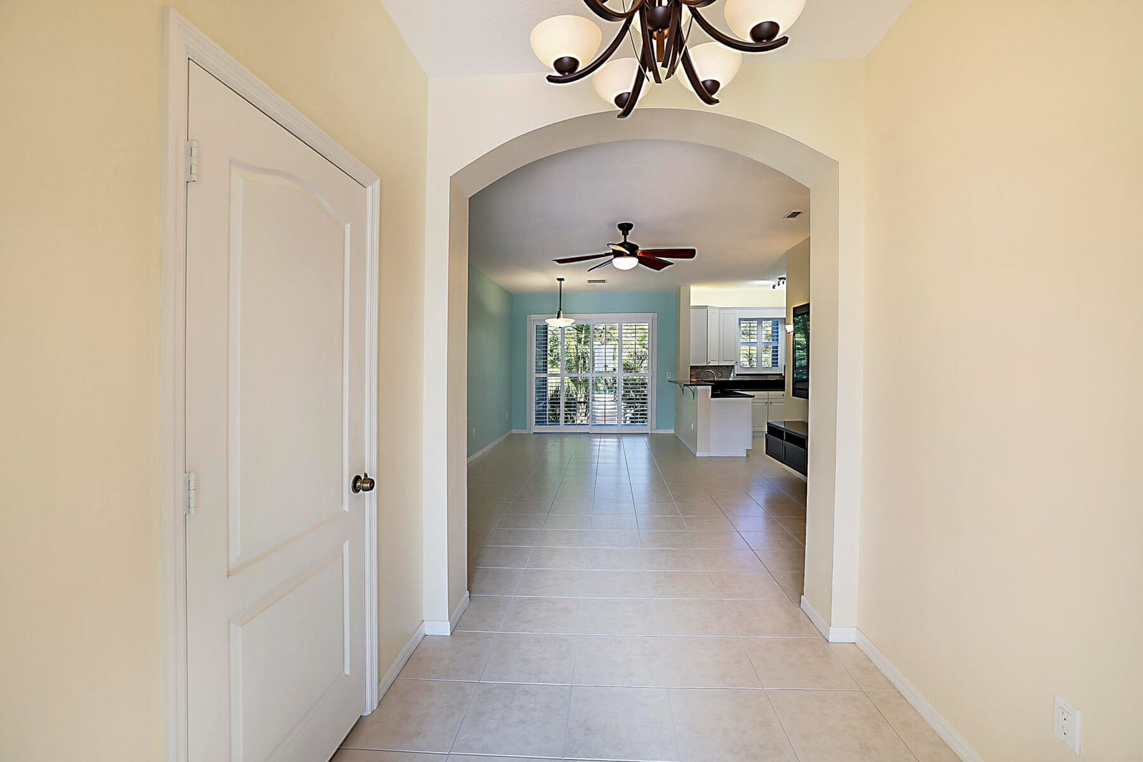 6135 Seminole Gardens Circle E, Riviera Beach, FL 33418 photo 3