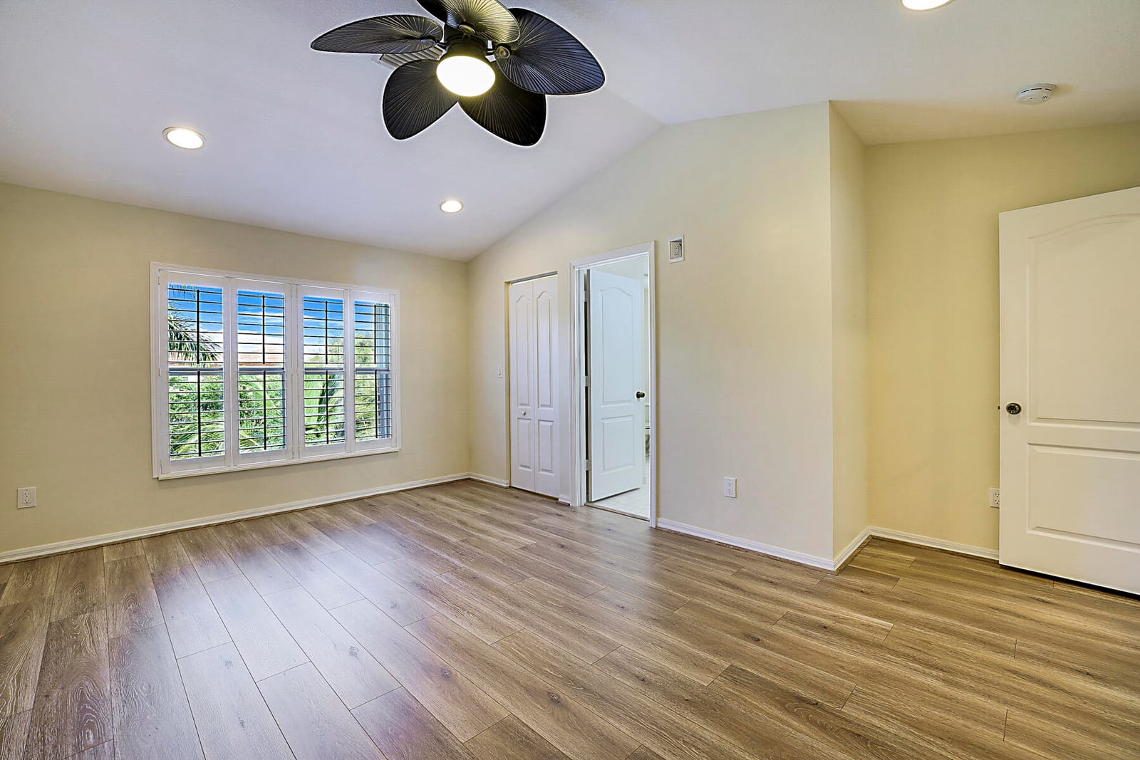 6135 Seminole Gardens Circle E, Riviera Beach, FL 33418 photo 21