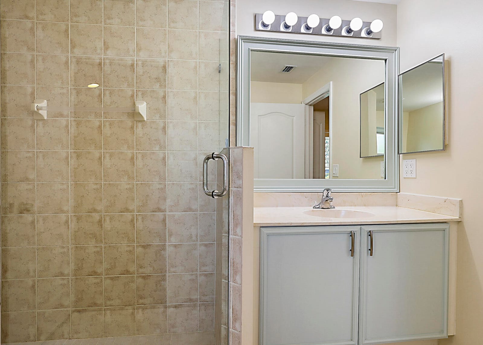 6135 Seminole Gardens Circle E, Riviera Beach, FL 33418 photo 24