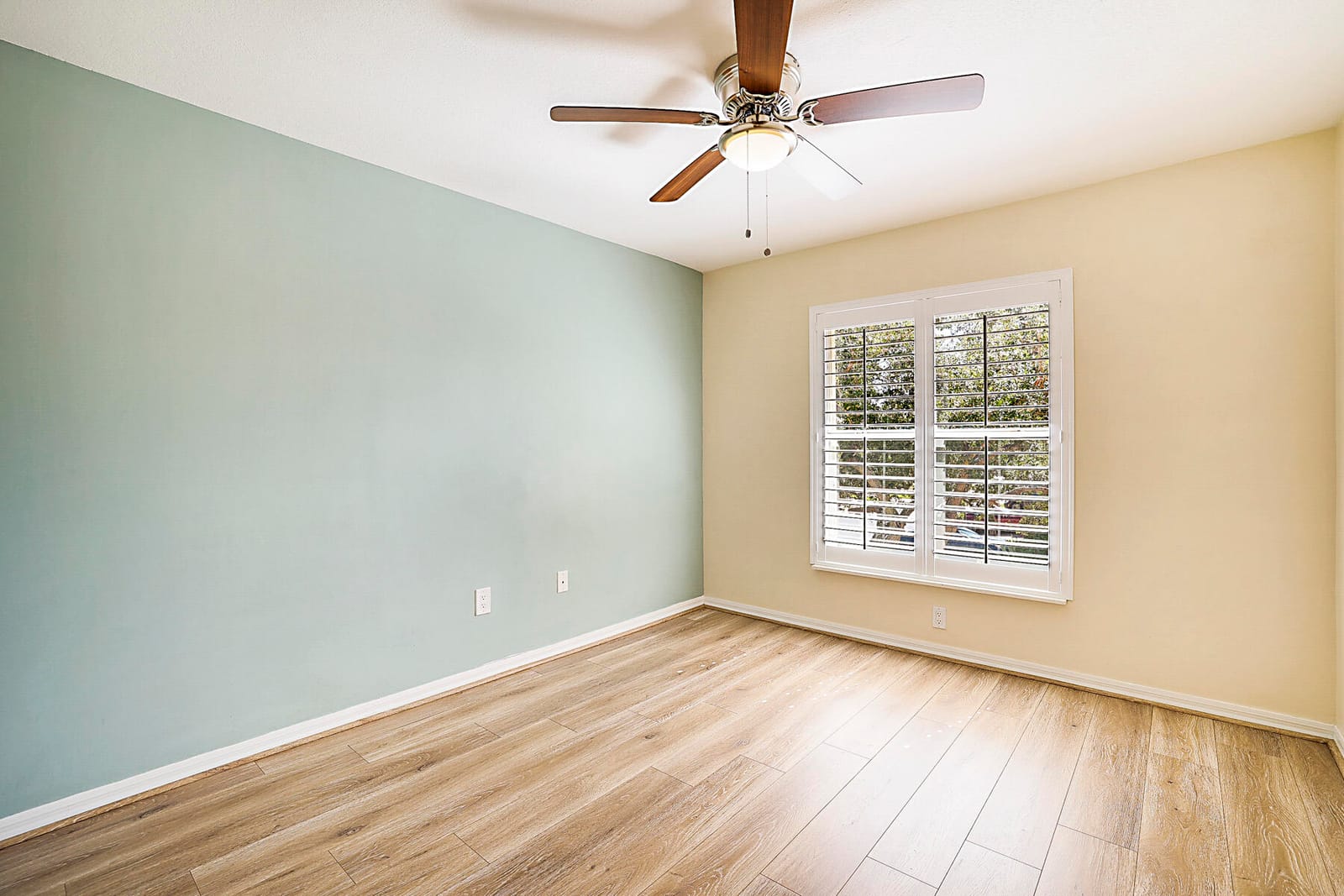 6135 Seminole Gardens Circle E, Riviera Beach, FL 33418 photo 29