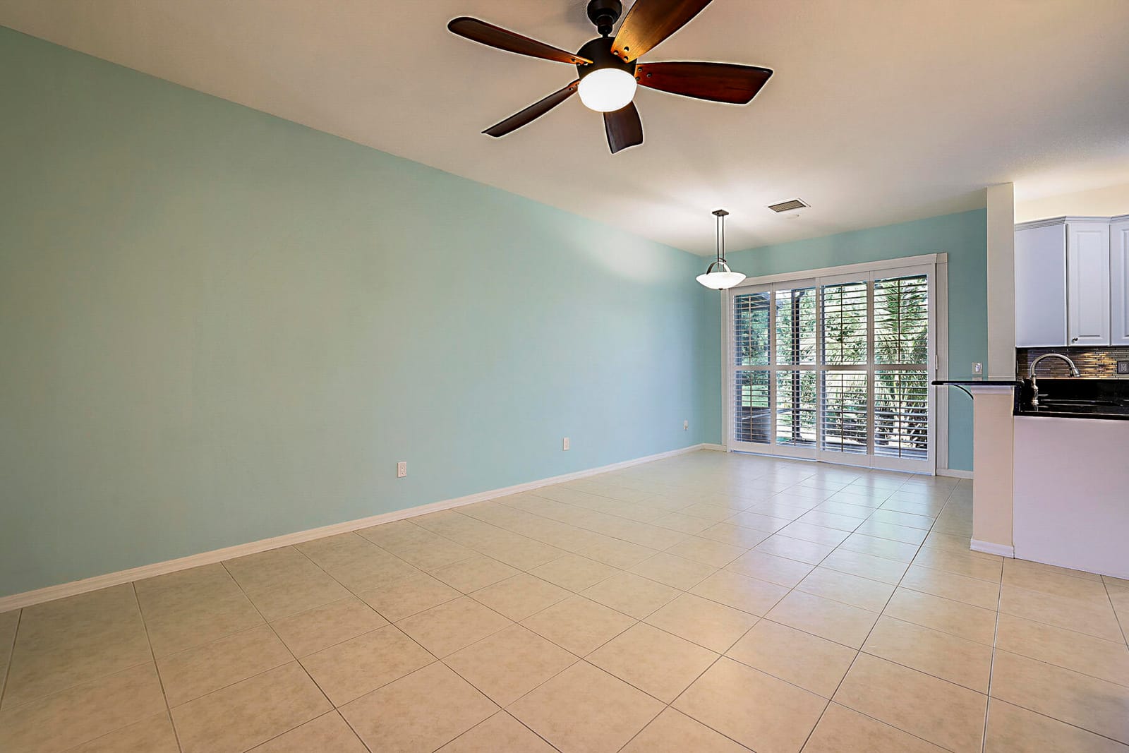 6135 Seminole Gardens Circle E, Riviera Beach, FL 33418 photo 6