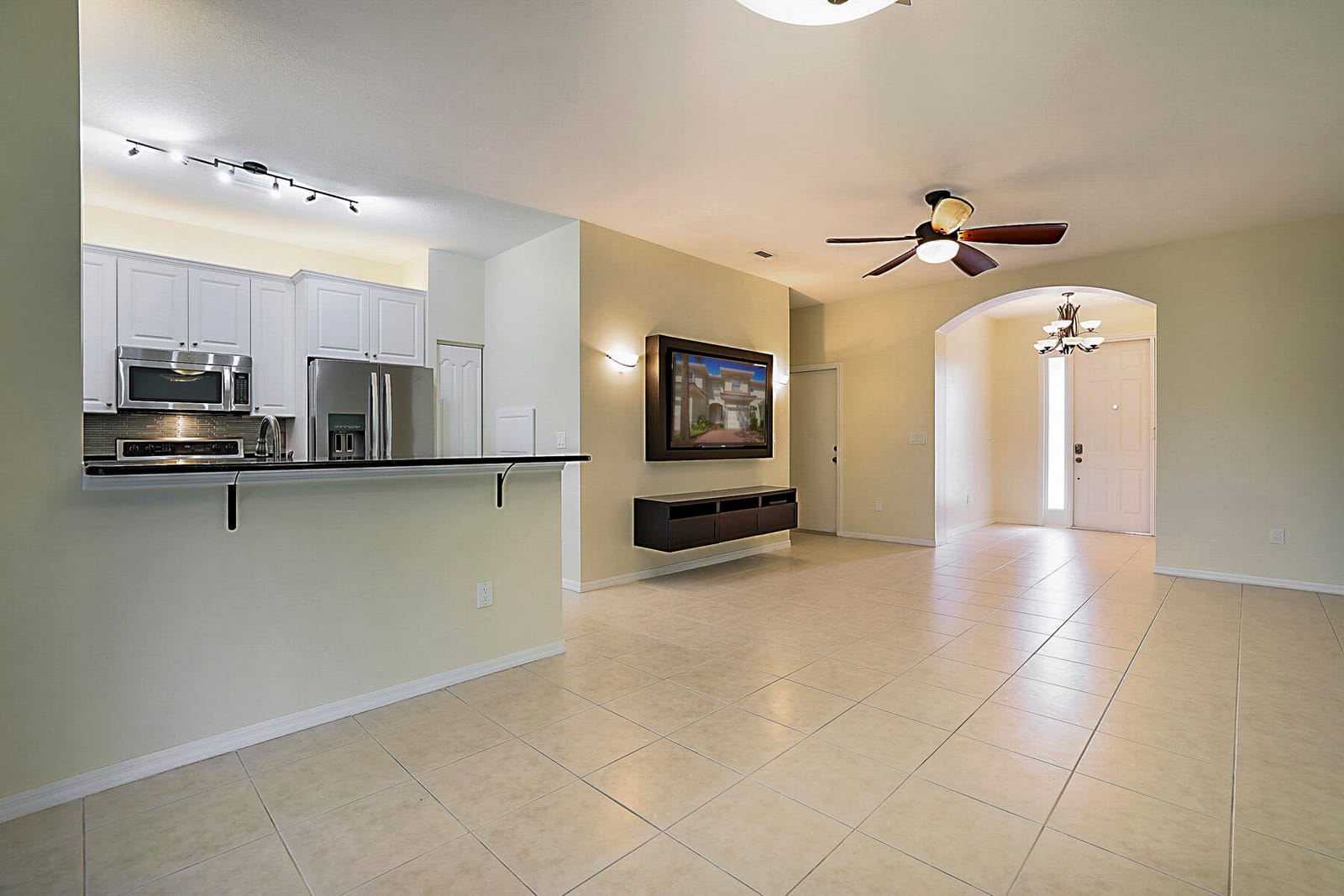 6135 Seminole Gardens Circle E, Riviera Beach, FL 33418 photo 9