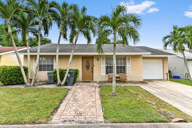6162 Arcade Court, sold in Brentwood Lakes, Lake Worth, FL