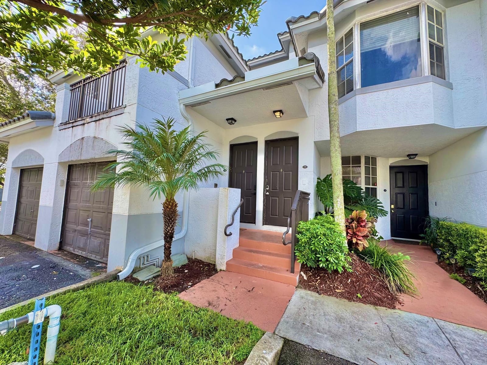735 SW 148th Avenue 1704 — photo 2