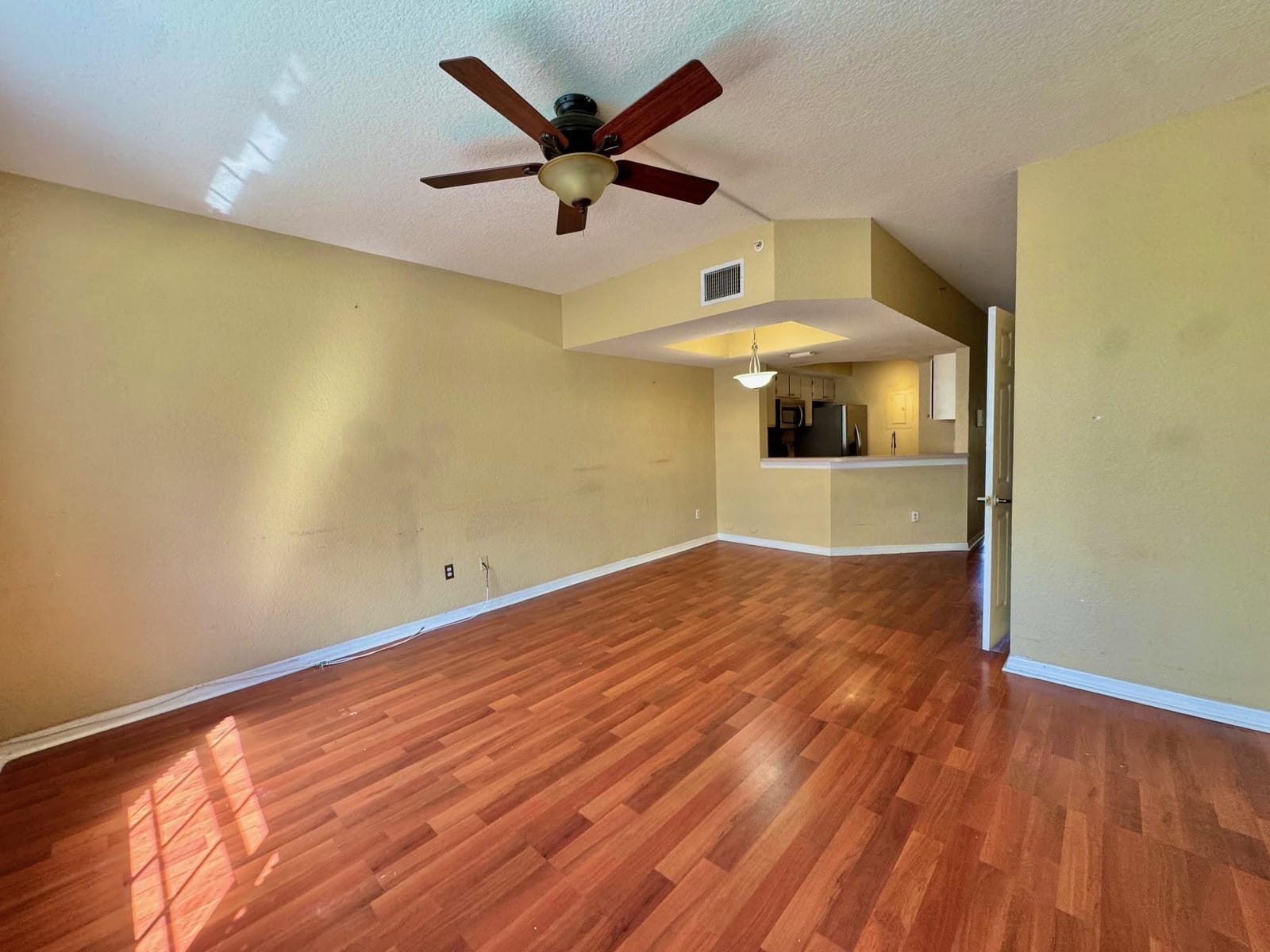 735 SW 148th Avenue 1704 — photo 6