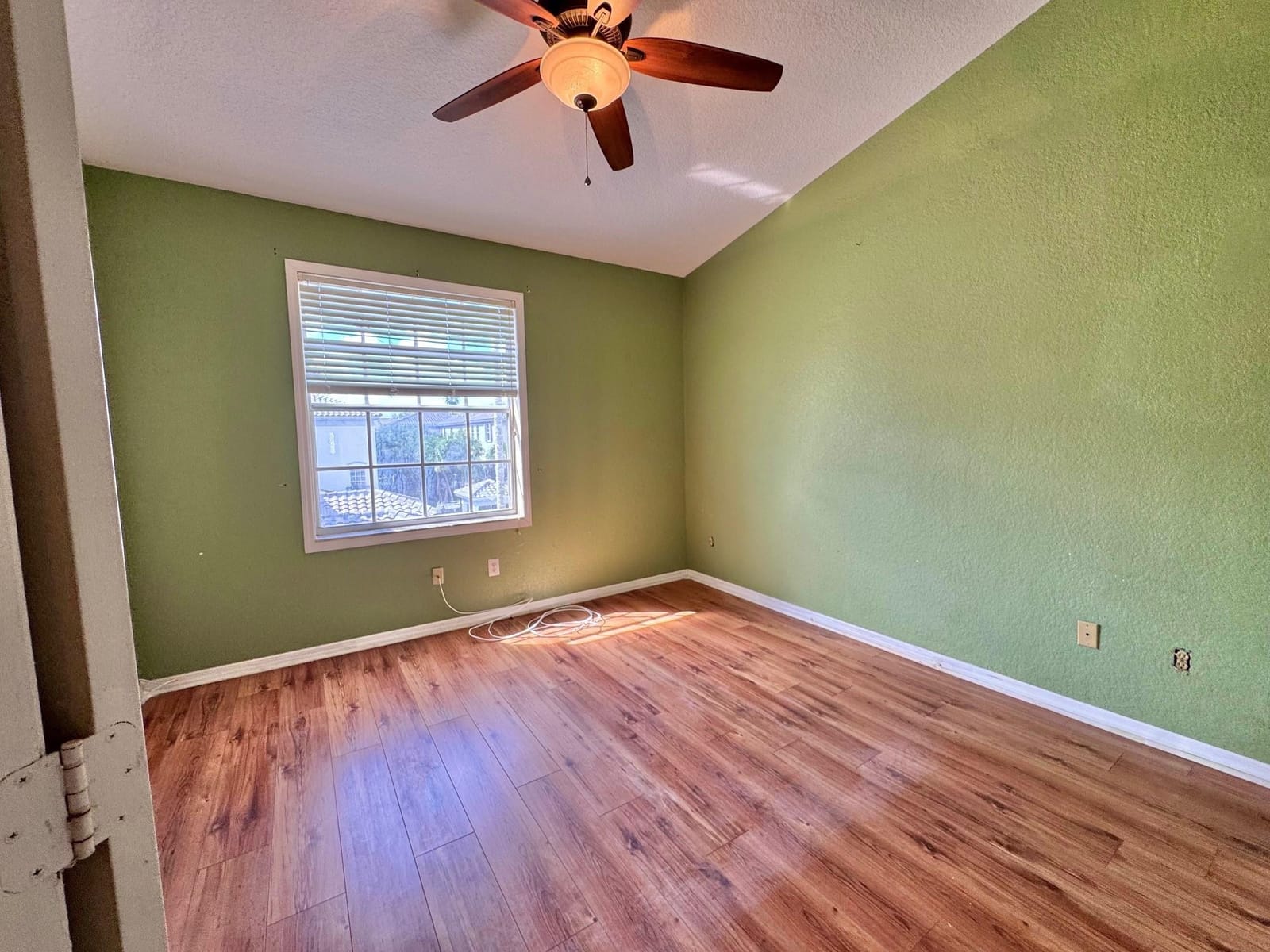 735 SW 148th Avenue 1704 — photo 7