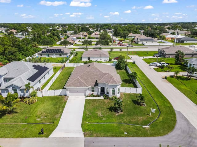 191 SW Felix Avenue, Port St. Lucie, FL 34953