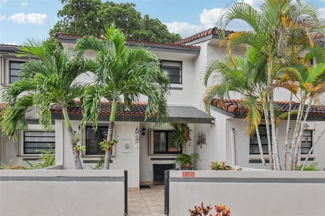 13466 SW 62nd Street 105B, sold in Kendall Lks E Lakeview Th, Miami, FL