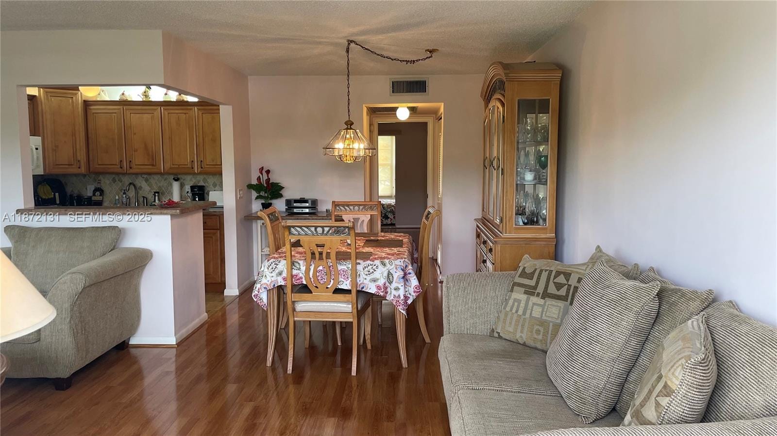 3033 Berkshire B 3033 — photo 4