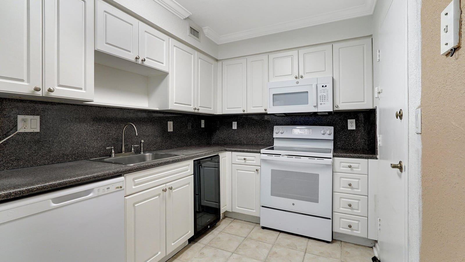 2501 S Ocean Drive 1108, Hollywood, FL 33019 photo 9